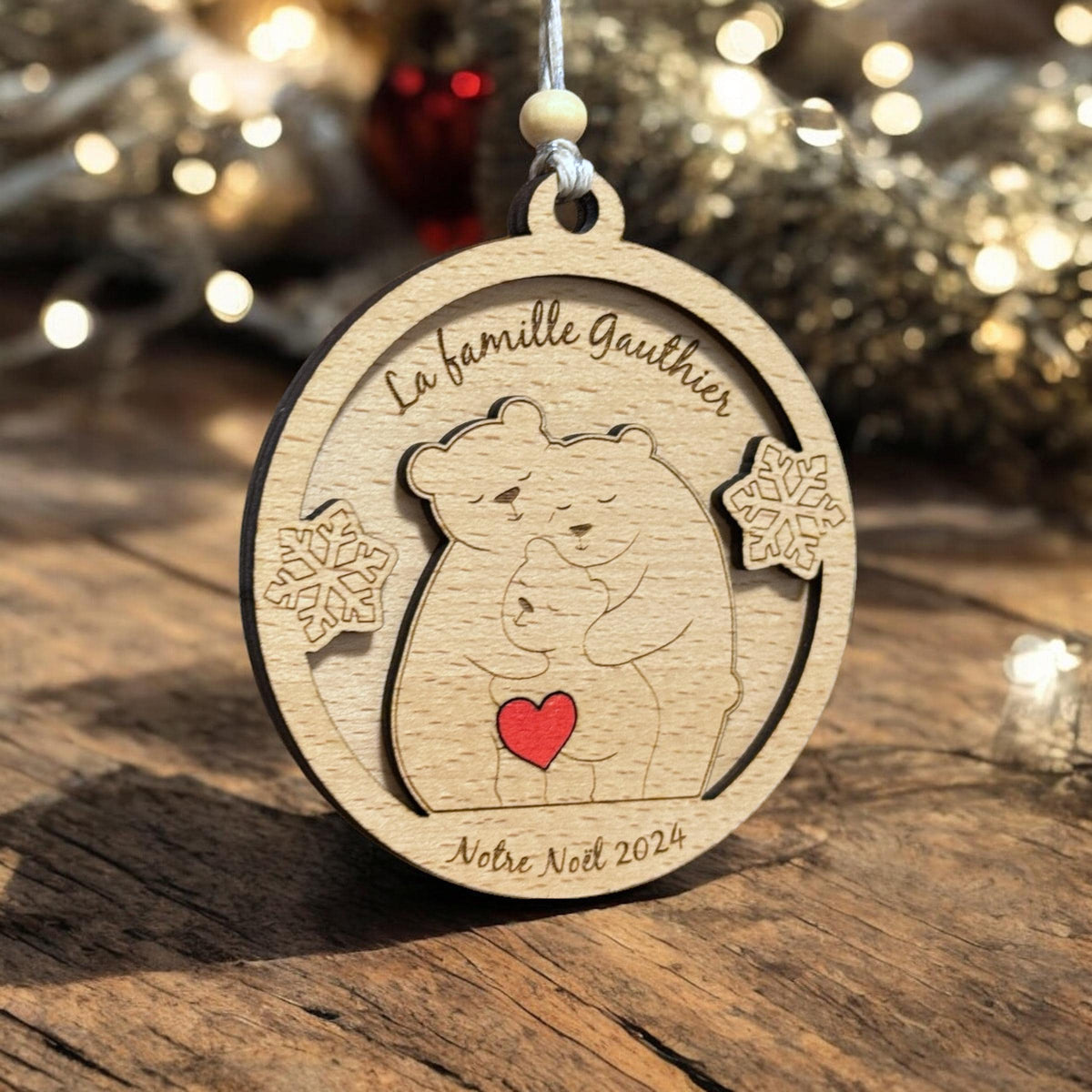 Boule de Noël personnalisée en bois - Famille ours - Notre Noël en famille - Ornement en bois avec prénoms