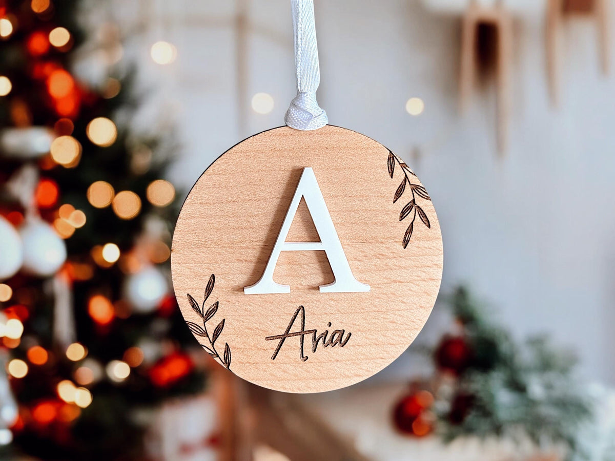 Boule de Noël en bois personnalisé avec prénom, décoration sapin avec prénom gravé, Ornement prénom gravé, décoration de Noël personnalisée