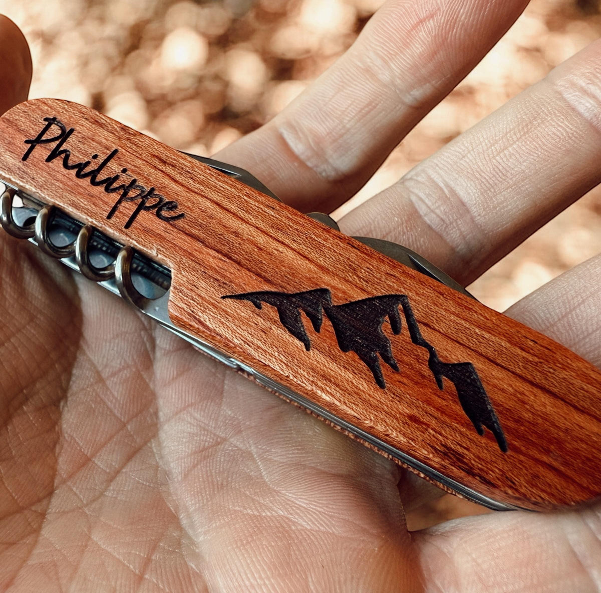Couteau multifonction en bois personnalisé – Gravure prénom, cadeau homme, papa ou randonneur