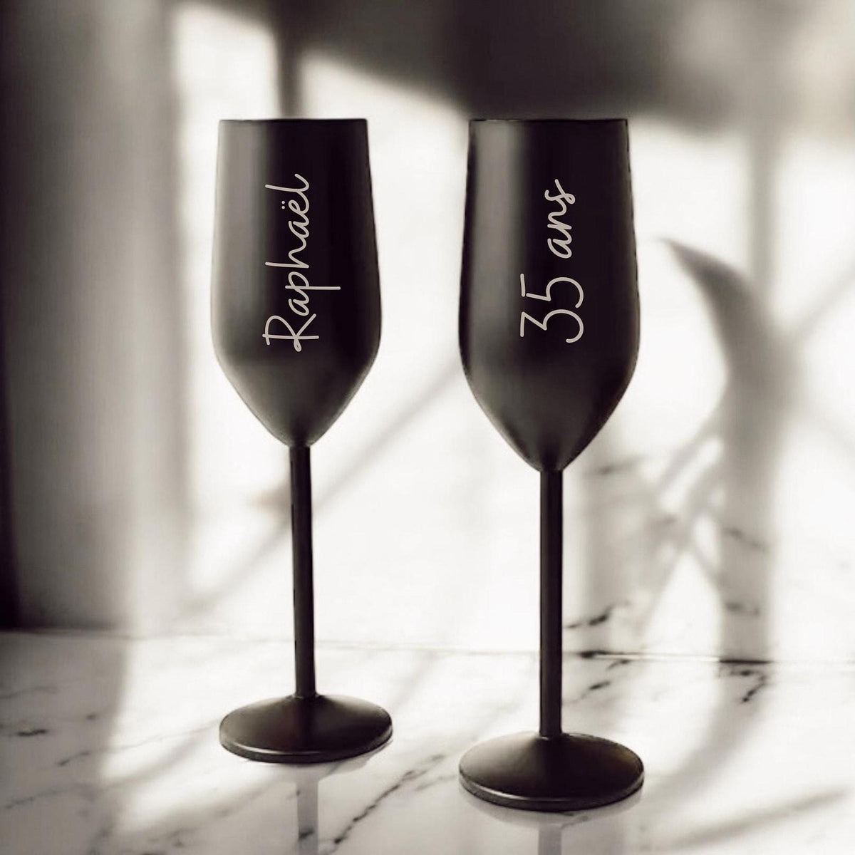 Cadeau Mariage Flûtes à Champagne Personnalisées, Gravées avec Noms & Date