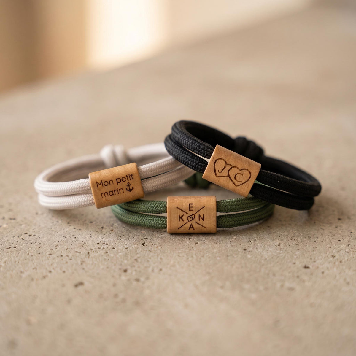Bracelet Paracorde Personnalisé, Perle Bois de Hêtre Gravée, Nylon Ajustable, Cadeau Homme Femme