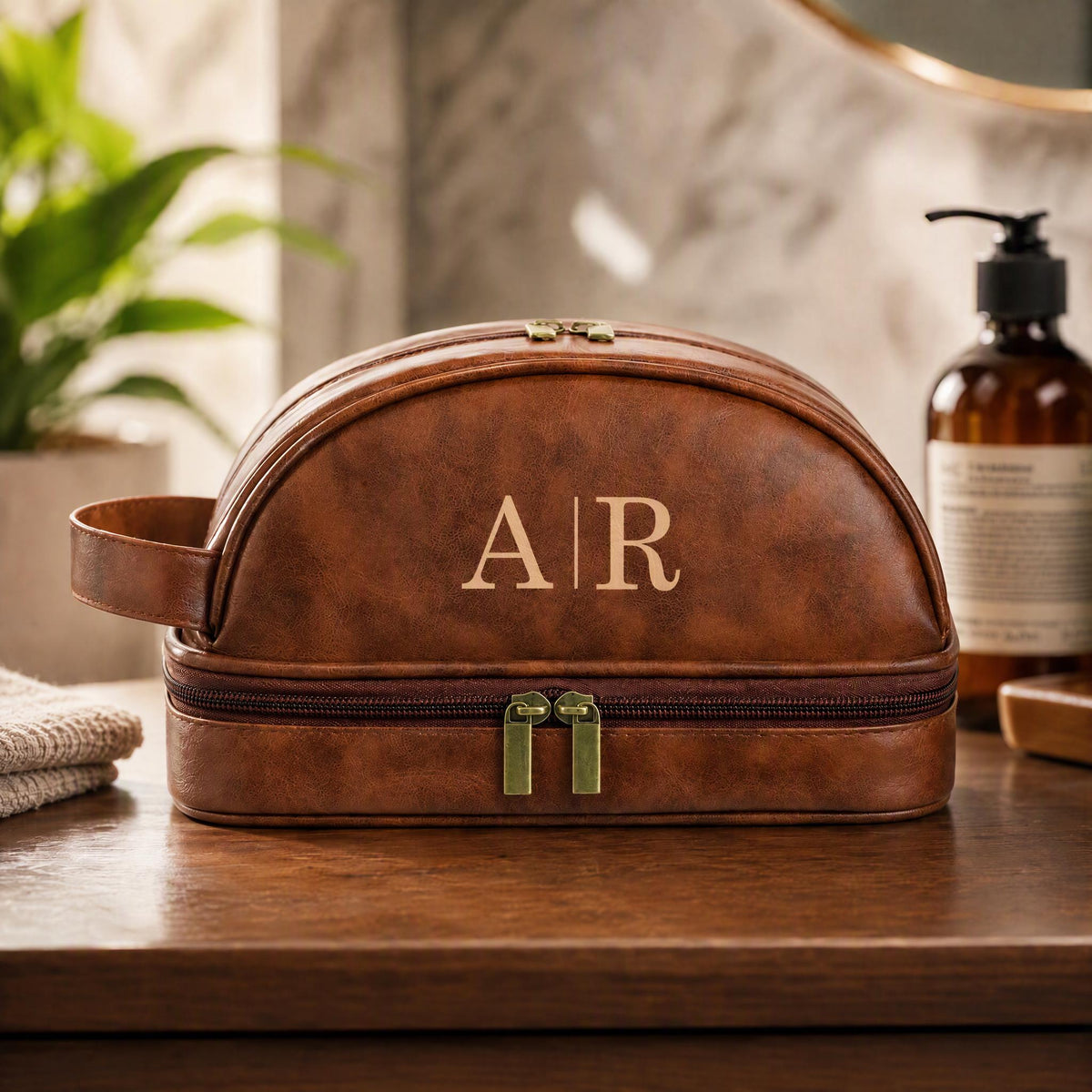 Trousse toilette cuir homme personnalisée gravure laser – Cadeau fête des pères papa, prénom initiales