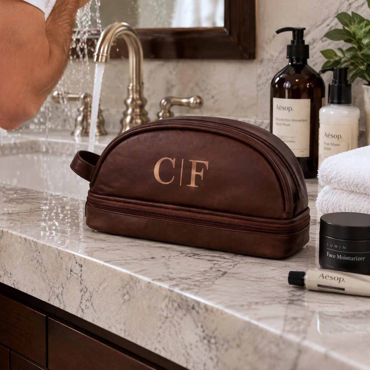 Trousse toilette cuir homme personnalisée gravure laser – Cadeau fête des pères papa, prénom initiales