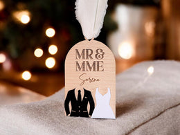 Boule de Noël personnalisé pour mariés, cadeau de mariage, cadeau de fiançailles, Cadeau mariage unique, boule de noël pour nouveaux mariés