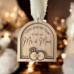 Boule de Noël en bois personnalisé mariage, cadeau mariage, cadeau de fiançailles, Cadeau mariage unique, boule de noël pour nouveaux mariés