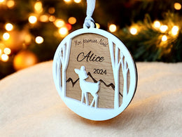 Boule de Noël personalisée bois - Biche - Mon premier Noël - Ornement bois et blanc - Cadeau naissance, baptême - Cadeau Noël maman