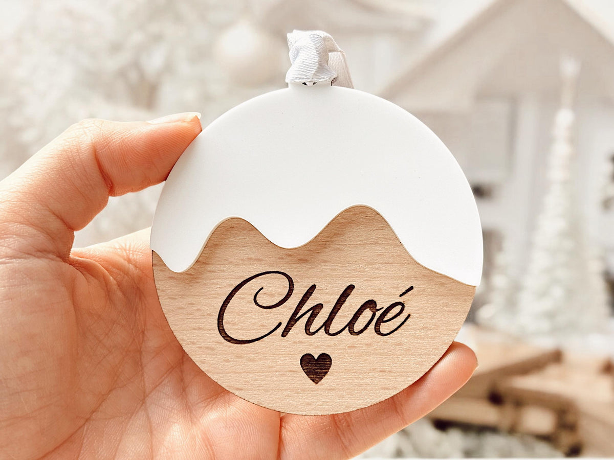 Boule de Noël personnalisé en bois avec prénom, idée cadeau pour le sapin, décoration unique en bois, décoration de Noël en bois original