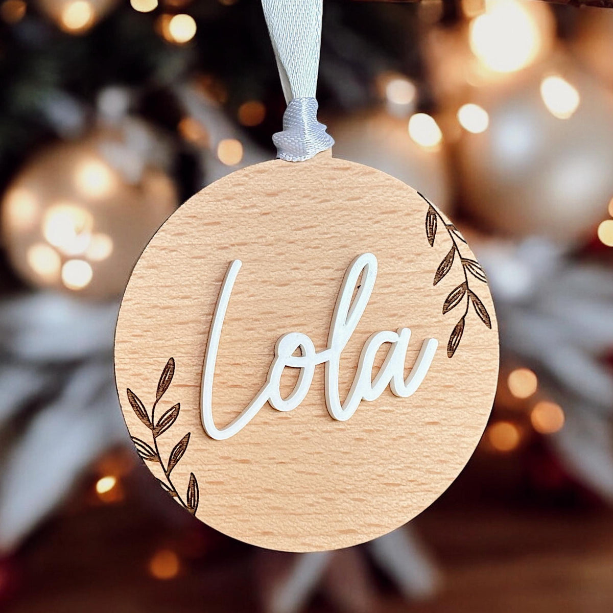Boule de Noël prénom personnalisé en bois et acrylique, décoration sapin en bois, Cadrau unique pour Noël, Ornement prénom gravé, deco Noël