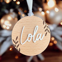 Boule de Noël prénom personnalisé en bois et acrylique, décoration sapin en bois, Cadrau unique pour Noël, Ornement prénom gravé, deco Noël