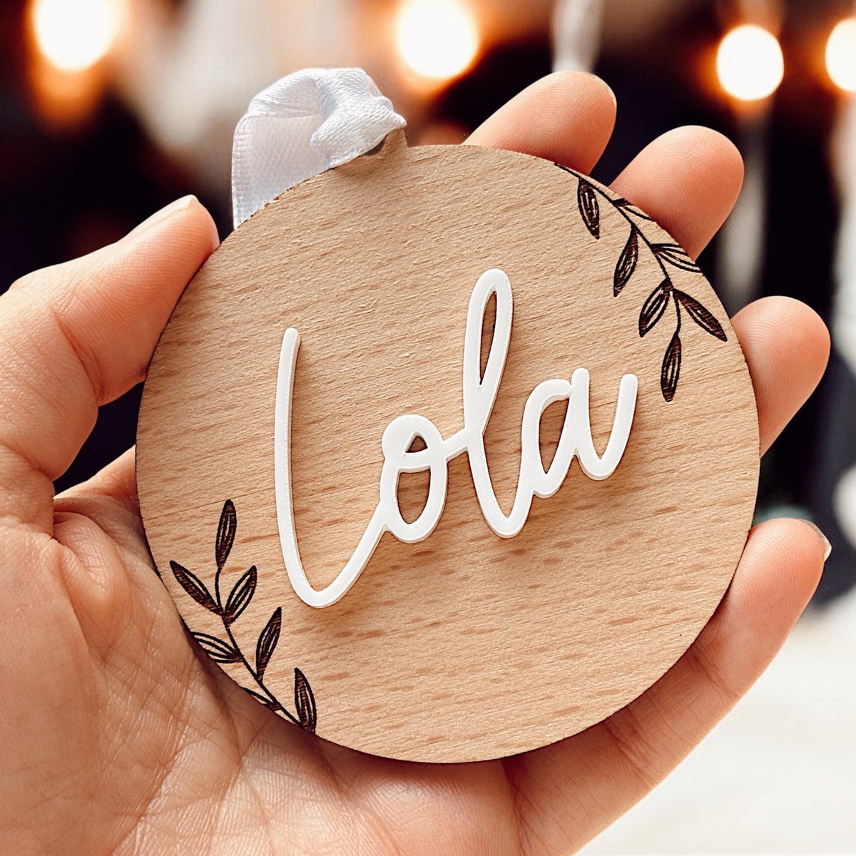 Boule de Noël en bois personnalisé avec prénom, décoration sapin avec prénom gravé, Ornement prénom gravé, décoration de Noël personnalisée