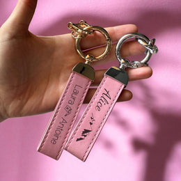 Porte-clés personnalisé rose, Porte-clé cuir femme, accessoire sac personnalisé, porte-clé élégant rose, cadeau sœur, cadeau maman, copine