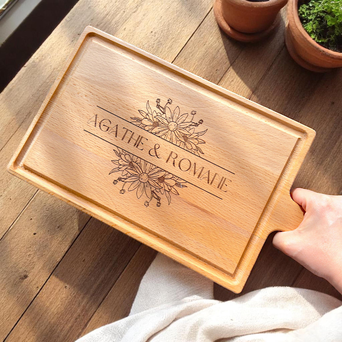 Planche en bois personnalisé cadeau mariage couple décoration cuisine gravé cadeau unique planche à découper crémaillère cadeau collocation