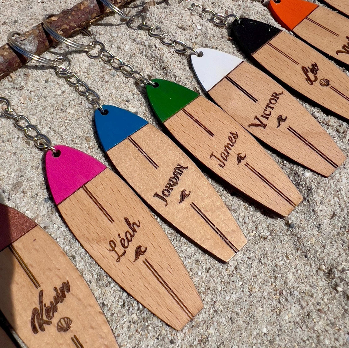Porte-Clé Surf en Bois Personnalisé, Gravé avec Prénom