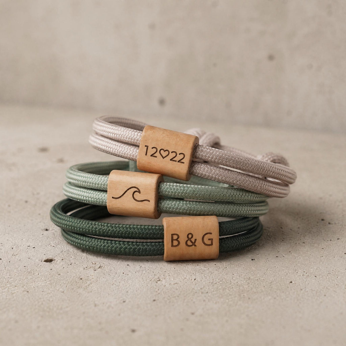Bracelet Paracorde Personnalisé, Perle Bois de Hêtre Gravée, Nylon Ajustable, Cadeau Homme Femme