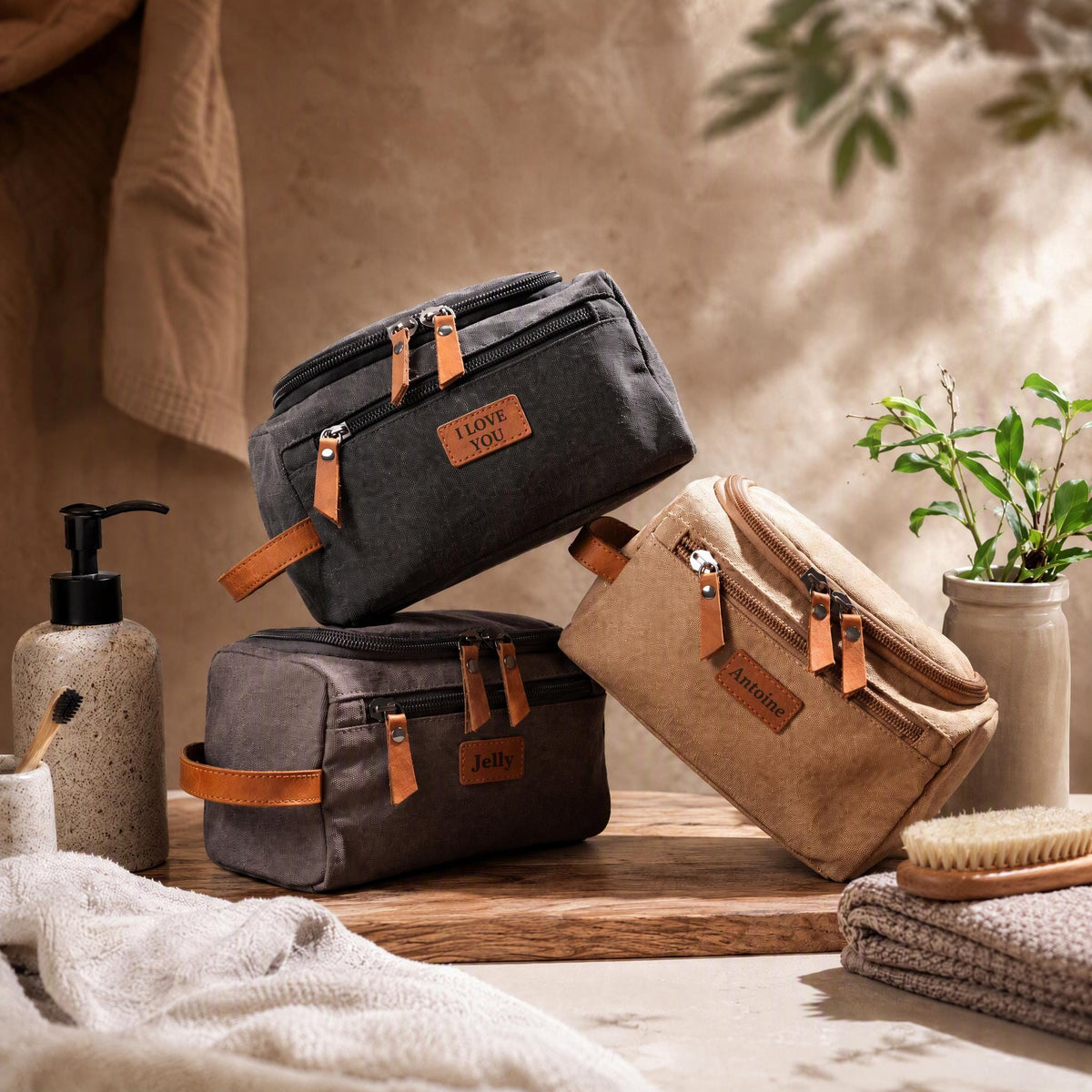 Cadeau fête des pères trousse toilette homme gravure prénom cuir | cadeau papa mari témoin mariage anniversaire voyage retraite personnalisé