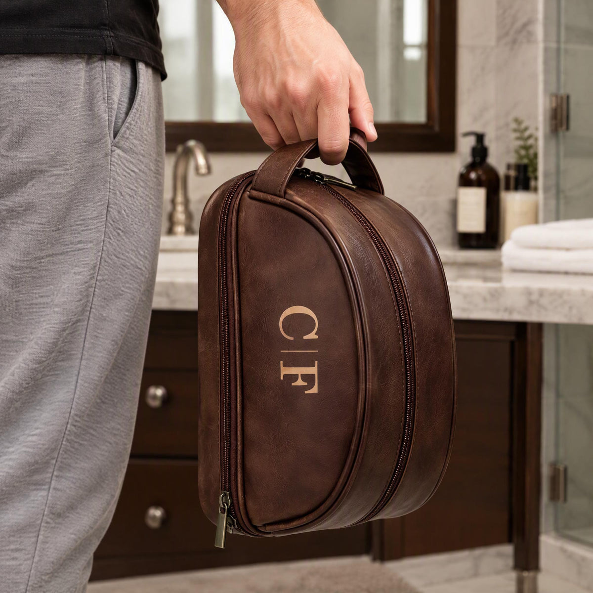 Trousse de toilette cuir pour homme personnalisée - Cadeau fête des pères - Trousse de voyage personnalisée - Accessoire pour homme