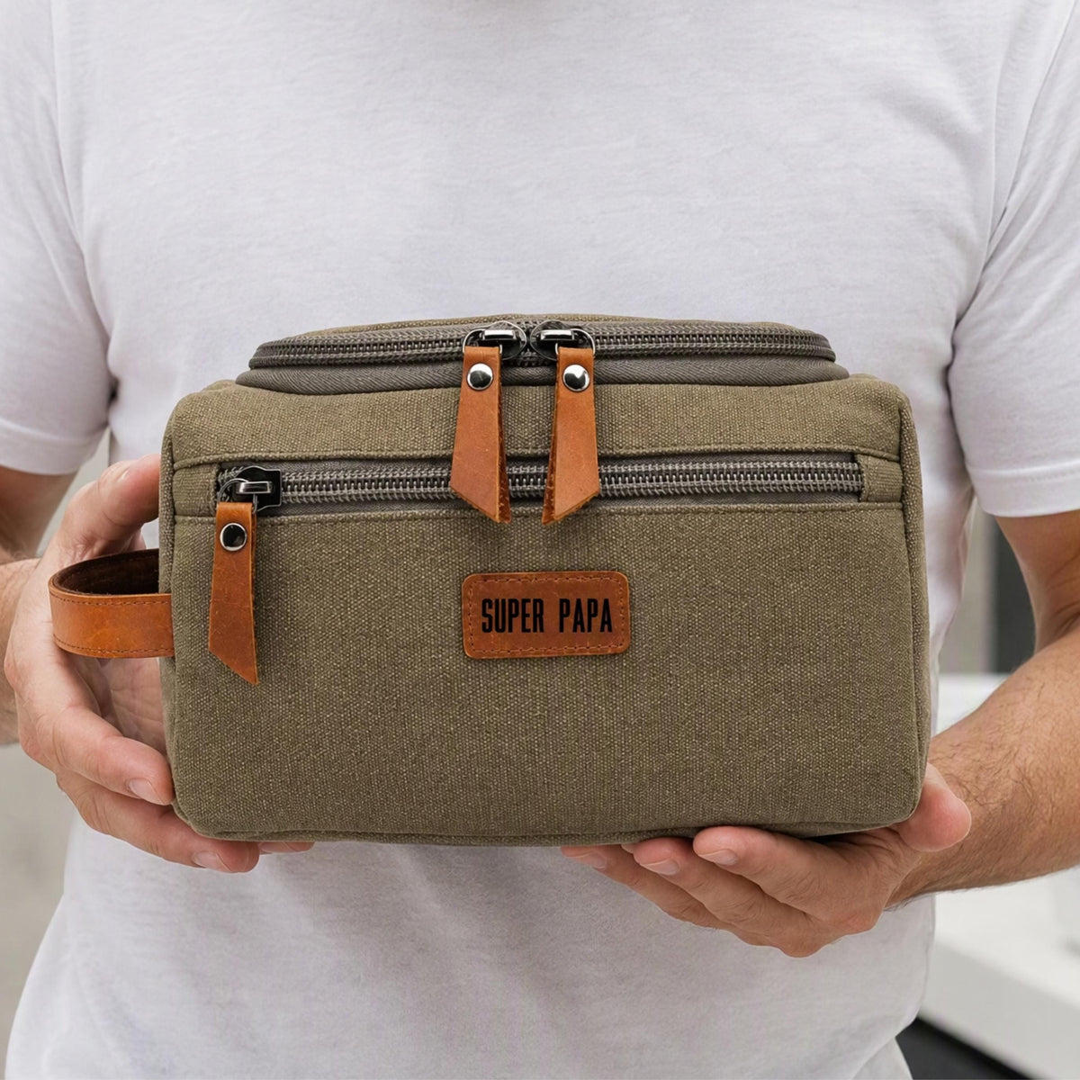 Cadeau fête des pères trousse toilette homme gravure prénom cuir | cadeau papa mari témoin mariage anniversaire voyage retraite personnalisé