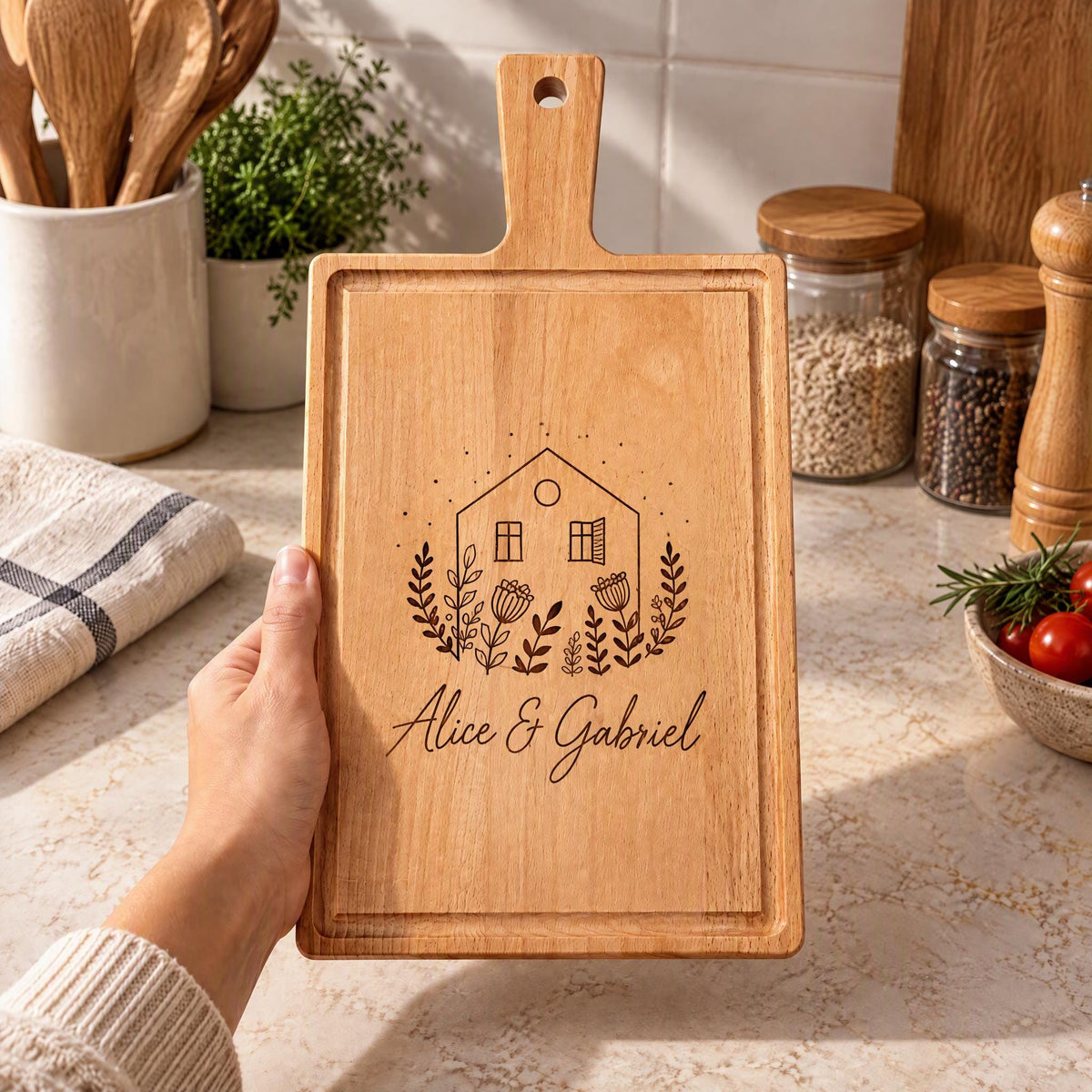 Planche en bois personnalisé cadeau mariage couple décoration cuisine gravé cadeau unique planche à découper crémaillère cadeau collocation